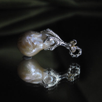 SERAPH CLAW CHARM