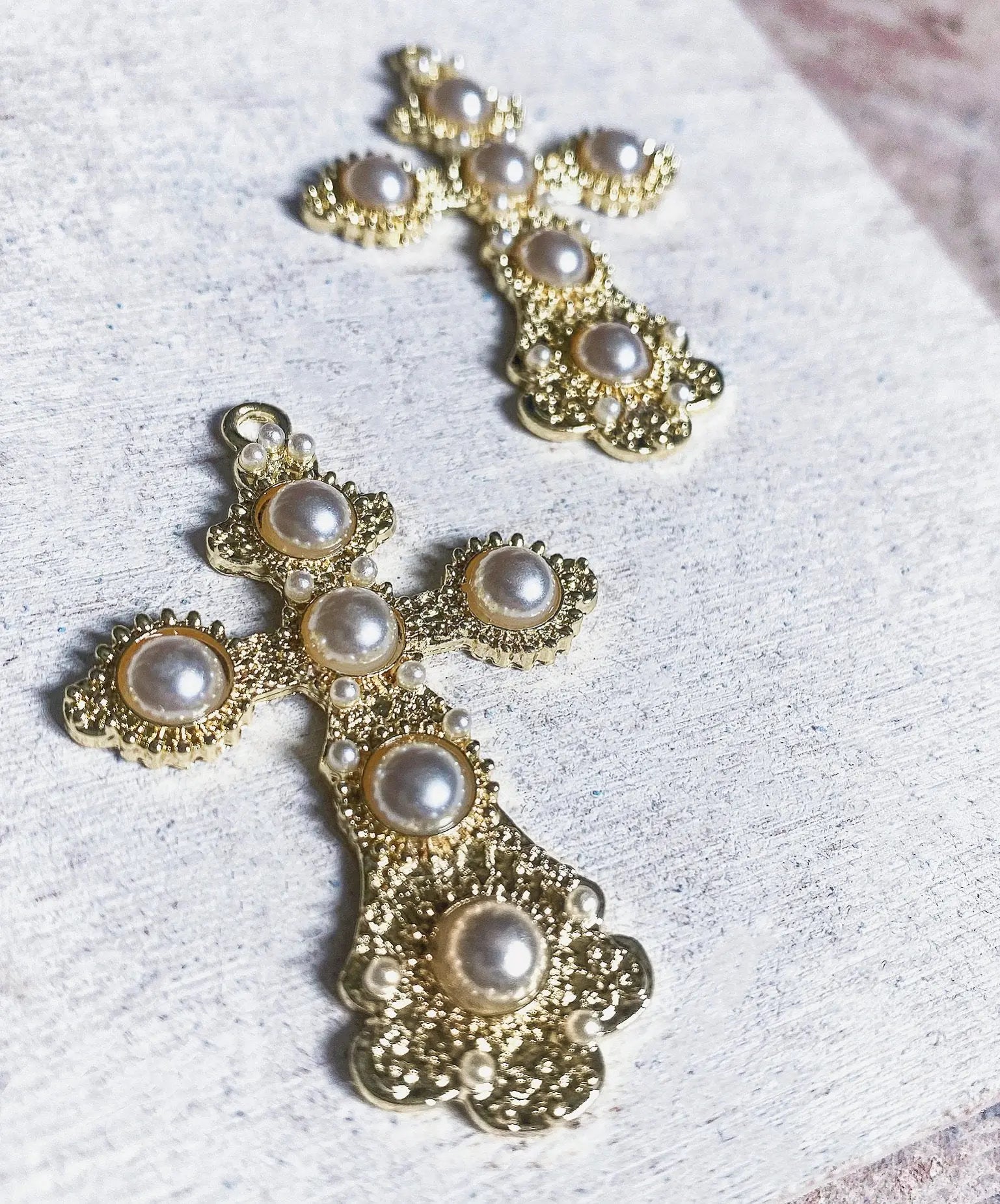 HERALDRY EARRINGS 2.0 The Baptist
